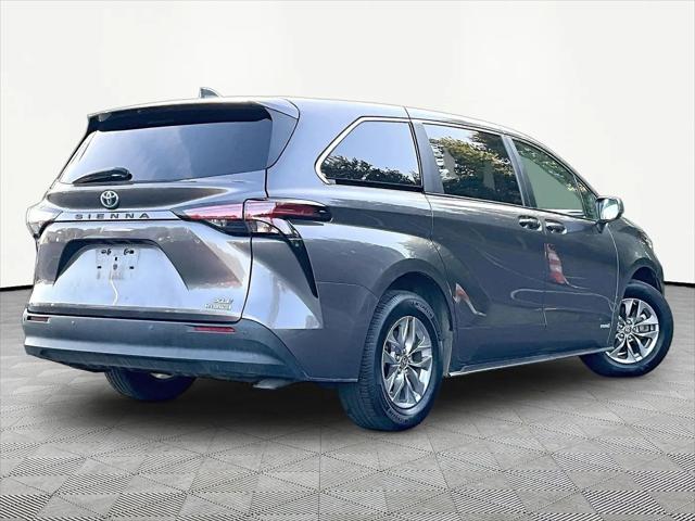 2021 Toyota Sienna XLE
