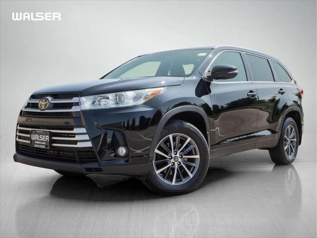 2019 Toyota Highlander XLE for sale in Burnsville, MN