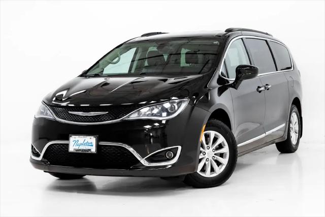 2017 Chrysler Pacifica Touring-L for sale in Elmhurst, IL