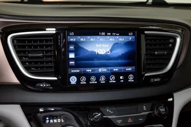 2017 Chrysler Pacifica Touring-L