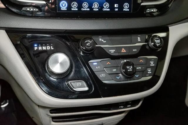 2017 Chrysler Pacifica Touring-L