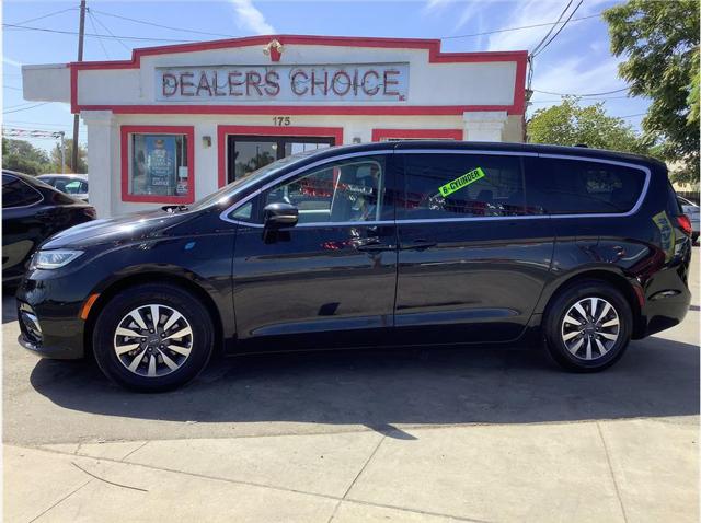 2024 Chrysler Pacifica Hybrid Select for sale in Farmersville, CA