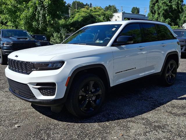 2023 Jeep Grand Cherokee Altitude 4x4 2023 Jeep Grand Cherokee Altitude 4x4
