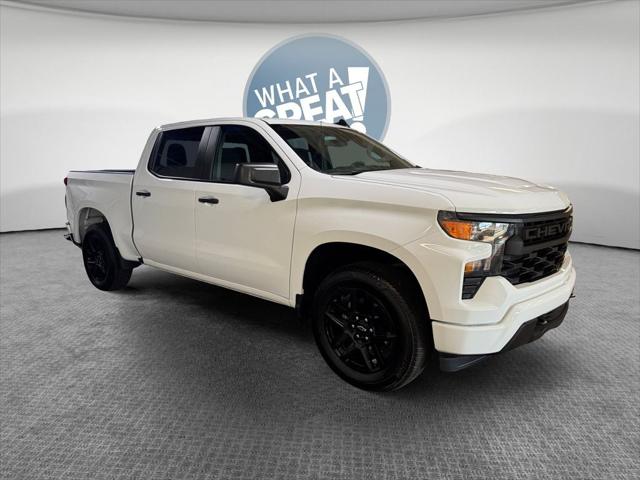 2026 Chevrolet Silverado 1500 4WD Crew Cab Short Bed Custom 2026 Chevrolet Silverado 1500 4WD Crew Cab Short Bed Custom