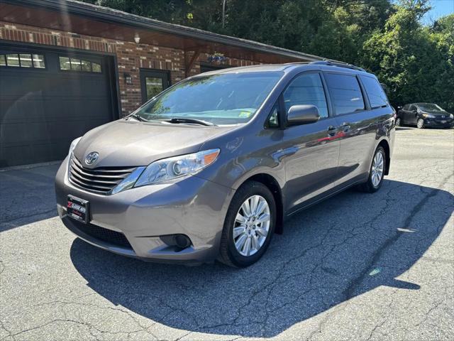 2017 Toyota Sienna LE 7 Passenger for sale in Berlin, VT