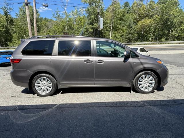 2017 Toyota Sienna LE 7 Passenger