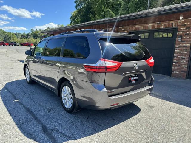 2017 Toyota Sienna LE 7 Passenger