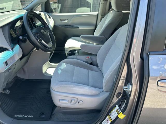 2017 Toyota Sienna LE 7 Passenger