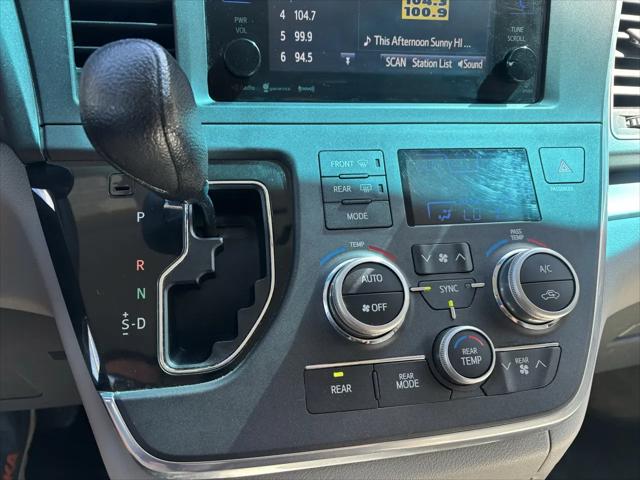 2017 Toyota Sienna LE 7 Passenger
