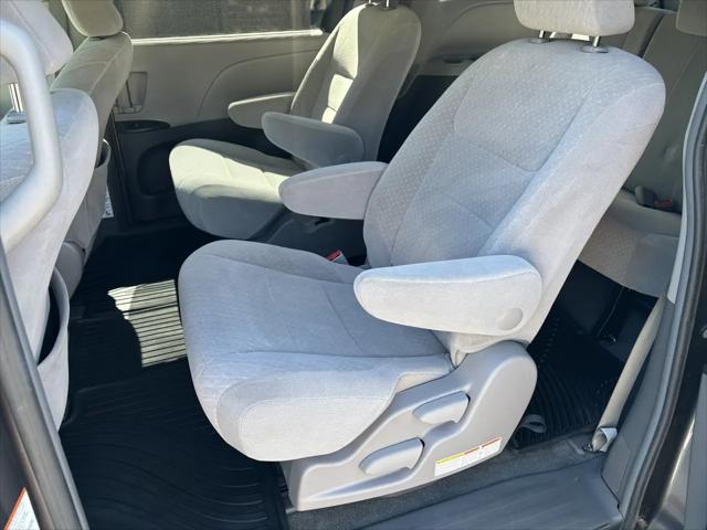 2017 Toyota Sienna LE 7 Passenger