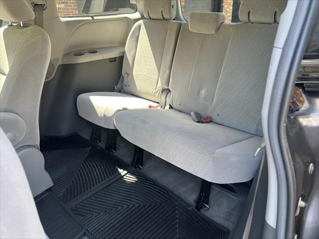2017 Toyota Sienna LE 7 Passenger