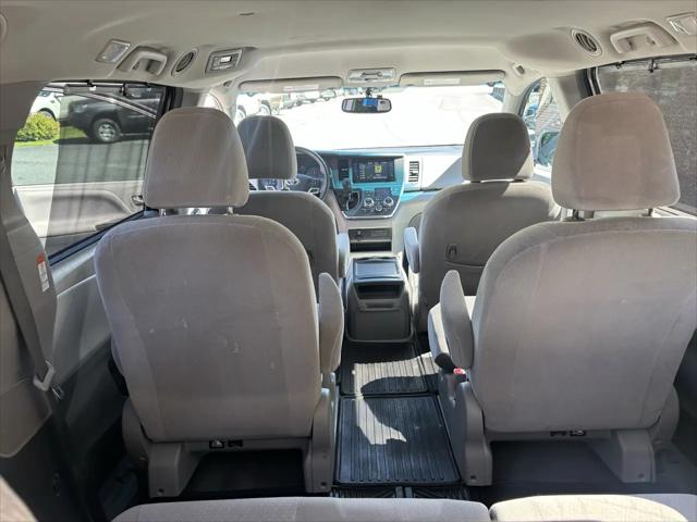 2017 Toyota Sienna LE 7 Passenger