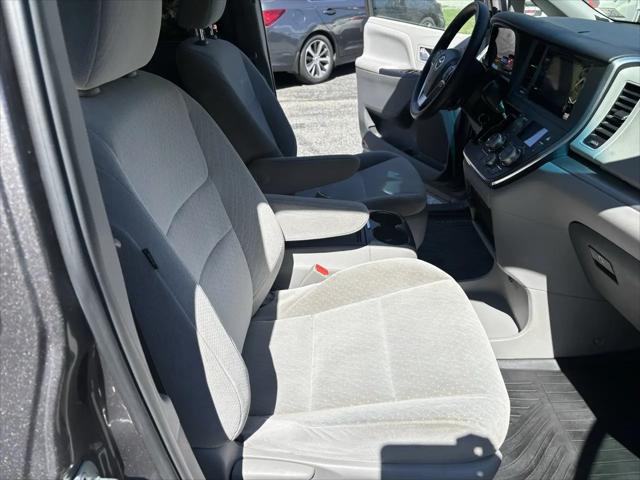 2017 Toyota Sienna LE 7 Passenger