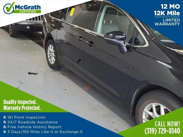 2023 Chrysler Pacifica Touring L for sale in Davenport, IA