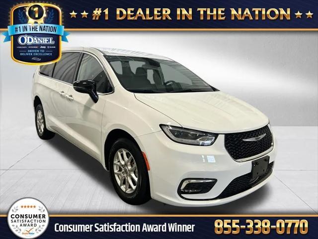 2024 Chrysler Pacifica Touring L for sale in Fort Wayne, IN