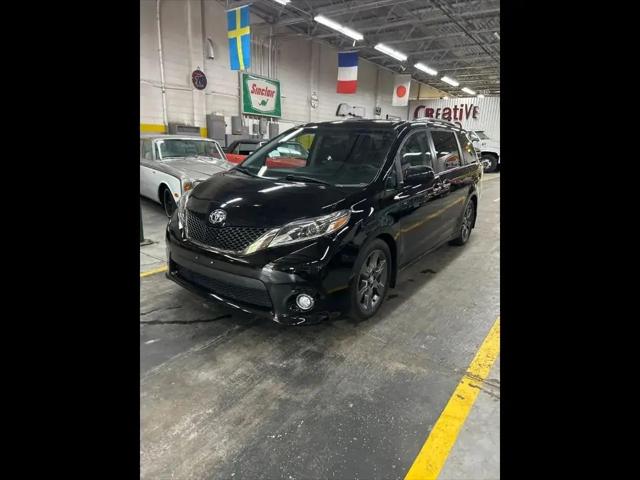 2016 Toyota Sienna SE 8 Passenger for sale in St. Louis Park, MN