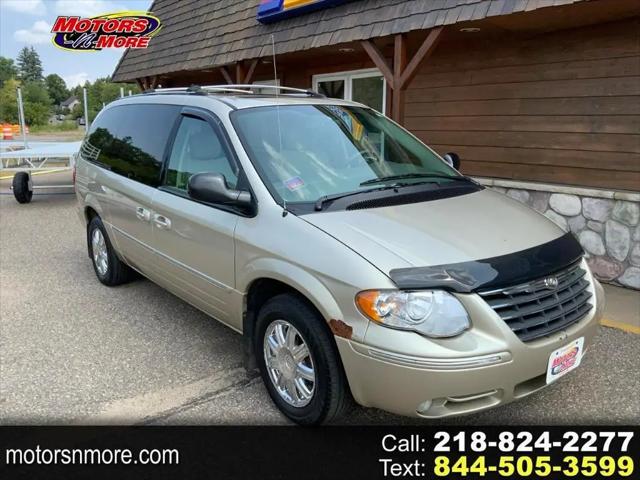 2005 Chrysler Town & Country Limited for sale in Brainerd, MN