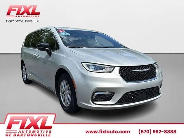 2024 Chrysler Pacifica Touring for sale in Bartonsville, PA