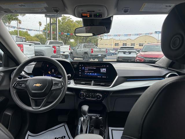 2025 Chevrolet Trax FWD LT