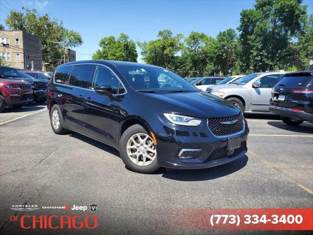 2025 Chrysler Pacifica Select for sale in Chicago, IL