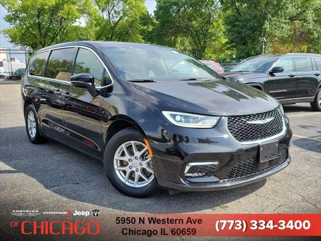 2025 Chrysler Pacifica Select for sale in Chicago, IL