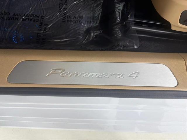 2022 Porsche Panamera 4