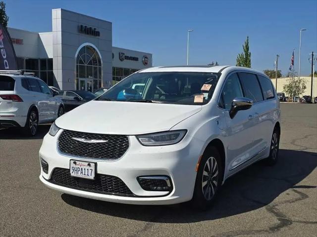 2023 Chrysler Pacifica Hybrid Limited for sale in Roseburg, OR