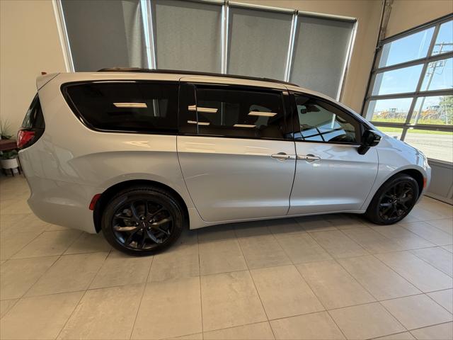 2023 Chrysler Pacifica Limited AWD 2023 Chrysler Pacifica Limited AWD