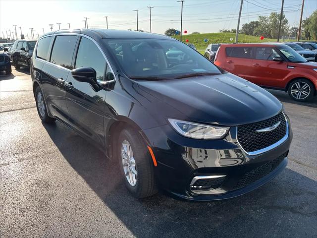 2024 Chrysler Pacifica Touring L for sale in Toledo, OH