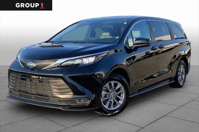 2025 Toyota Sienna LE for sale in Columbus, GA