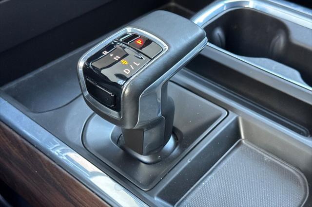 2023 GMC Sierra 1500 4WD Crew Cab Standard Box SLT
