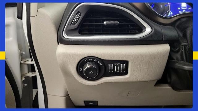 2017 Chrysler Pacifica Touring-L Plus