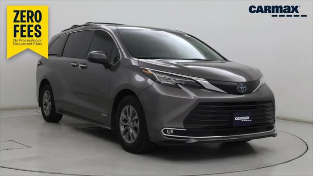 2021 Toyota Sienna XLE for sale in Independence, MO