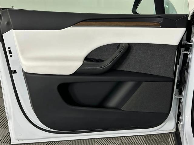 2023 Tesla Model X Standard Range