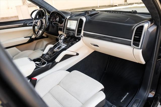 2016 Porsche Cayenne Turbo