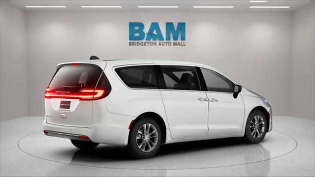 2027 Chrysler Pacifica Select