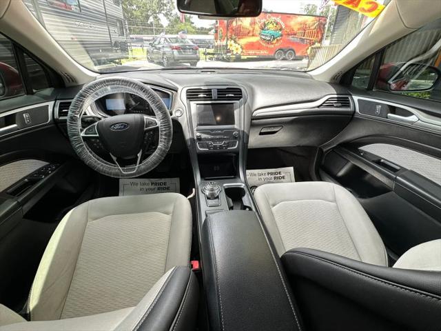 2020 Ford Fusion SE