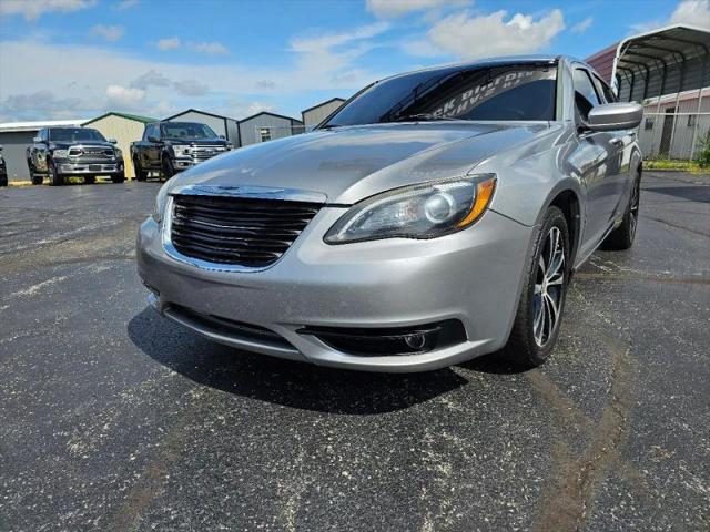 2013 Chrysler 200 Touring