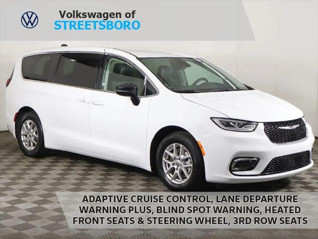 2024 Chrysler Pacifica Touring L for sale in Streetsboro, OH