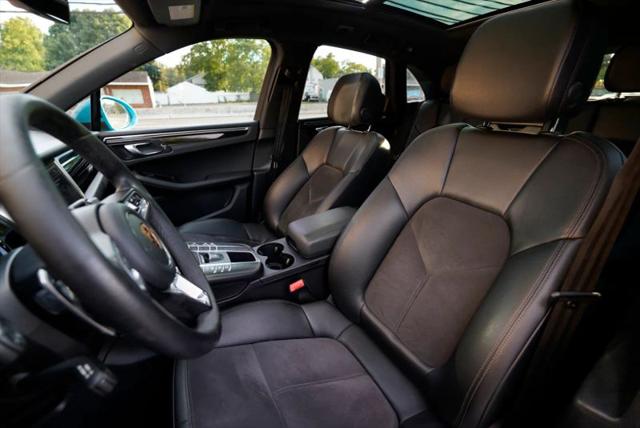 2021 Porsche Macan Base