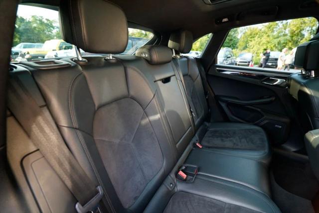 2021 Porsche Macan Base