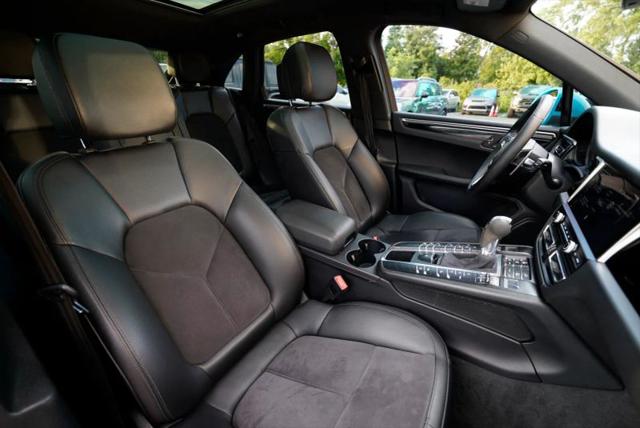 2021 Porsche Macan Base