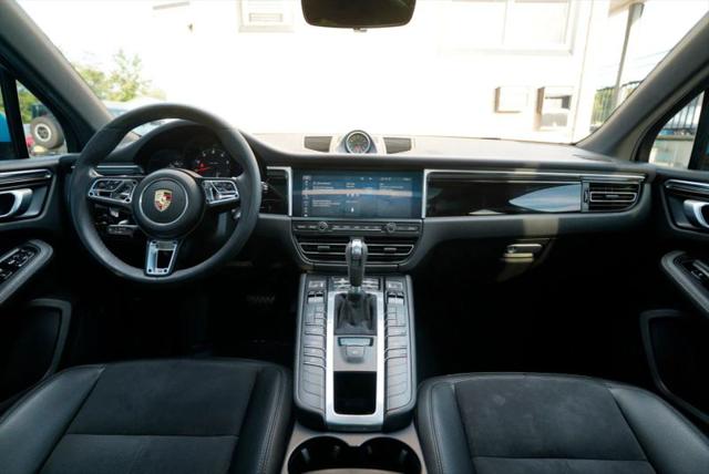 2021 Porsche Macan Base