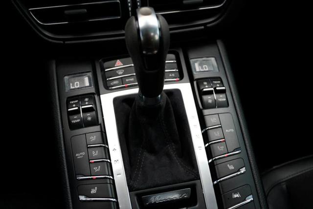 2021 Porsche Macan Base