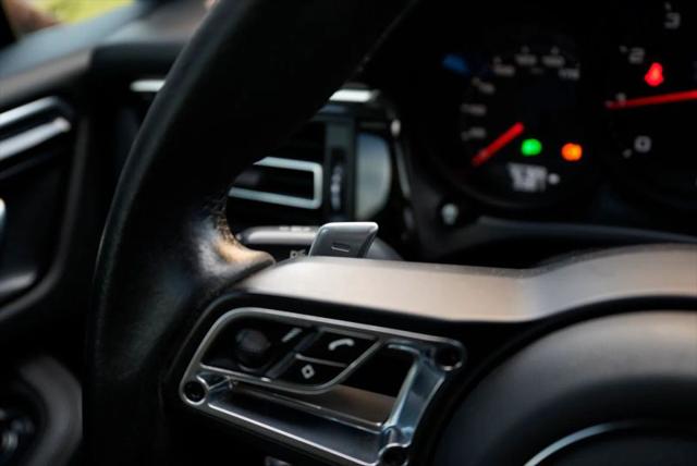 2021 Porsche Macan Base
