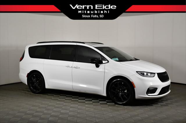 2025 Chrysler Pacifica Limited for sale in Sioux Falls, SD