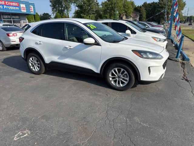 2020 Ford Escape SE for sale in Garden City, MI