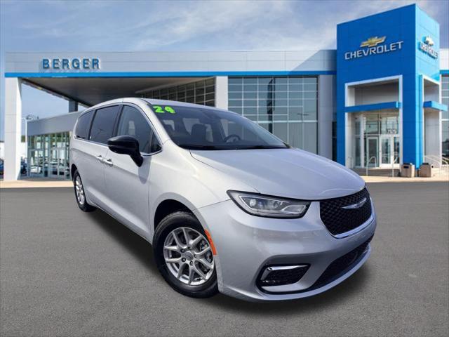 2024 Chrysler Pacifica Touring L for sale in Grand Rapids, MI