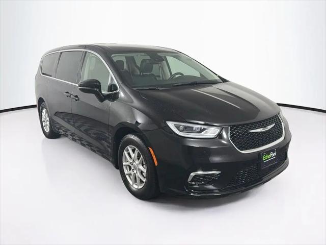 2024 Chrysler Pacifica Touring L for sale in Grand Prairie, TX