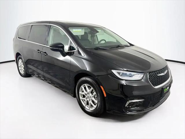 2024 Chrysler Pacifica Touring L for sale in Grand Prairie, TX